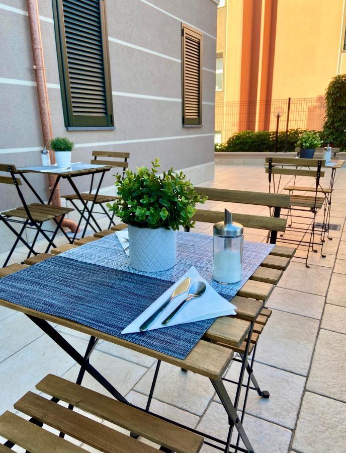 Floridida Rooms & Breakfast Marina dʼMarina dʼAndora Exterior foto